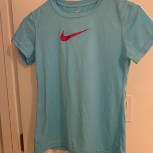 Girls Nike shirt never worn